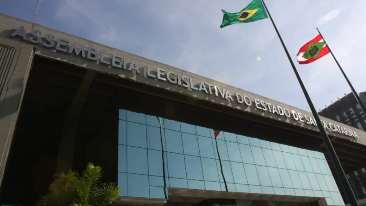 Santa Catarina terá 410 candidatos a deputado estadual em 2026