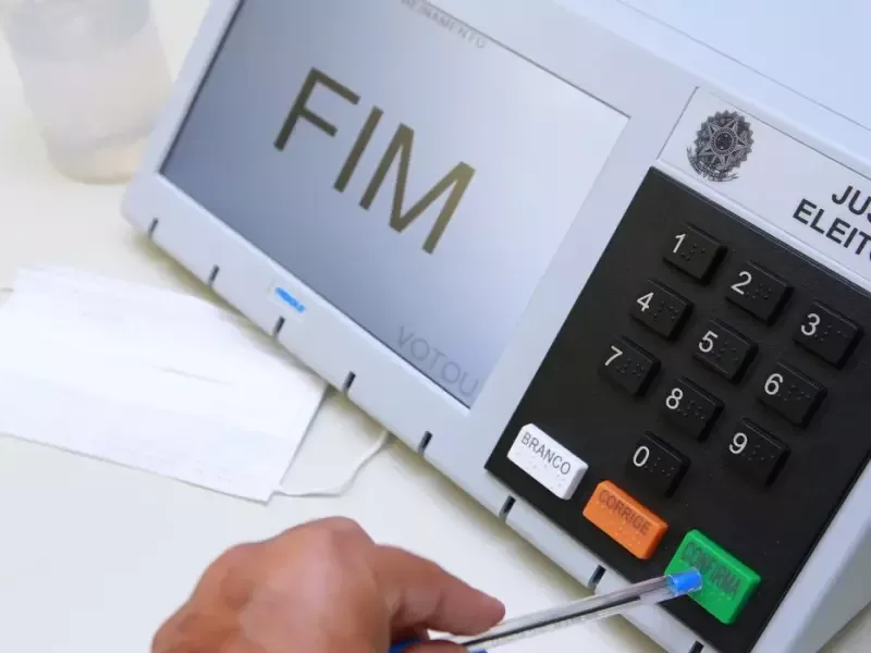 TSE indefere 474 candidaturas e registra 545 renúncias para 2026