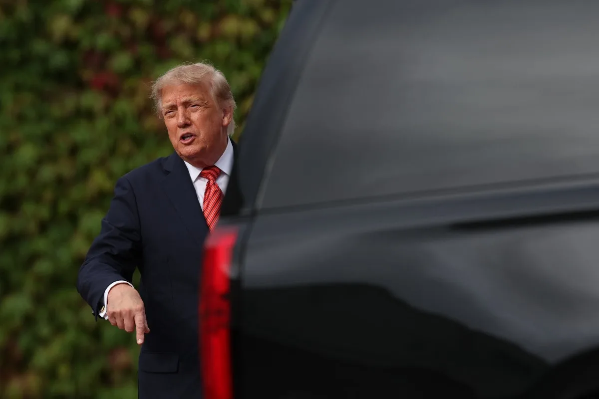 Trump defende reunificação da Irlanda durante visita a Dublin