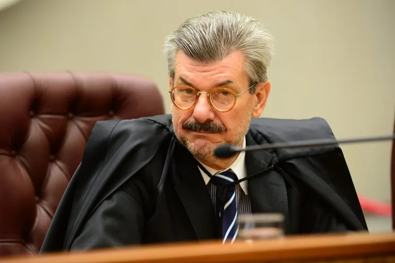 AGU pede ao STF destituição de Marco Buzzi do cargo no STJ