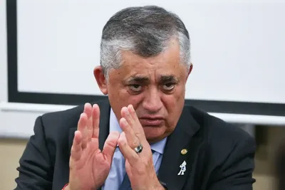 AGU prepara recurso após STF manter afastamento de chefes da PF