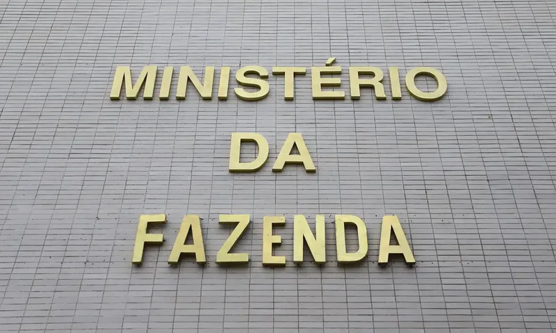 Fazenda define cálculo das alíquotas de CBS e IBS sobre combustíveis