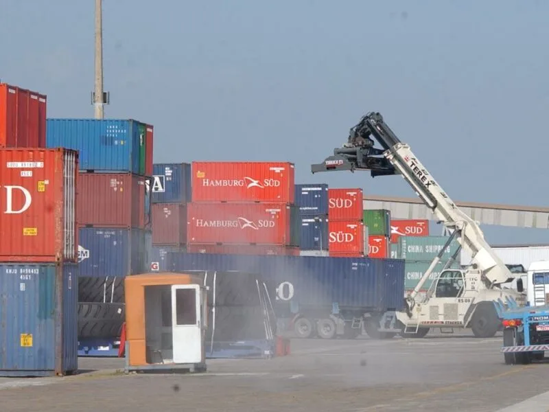 Saldo comercial do Brasil chega a US$ 7,394 bilhões em agosto