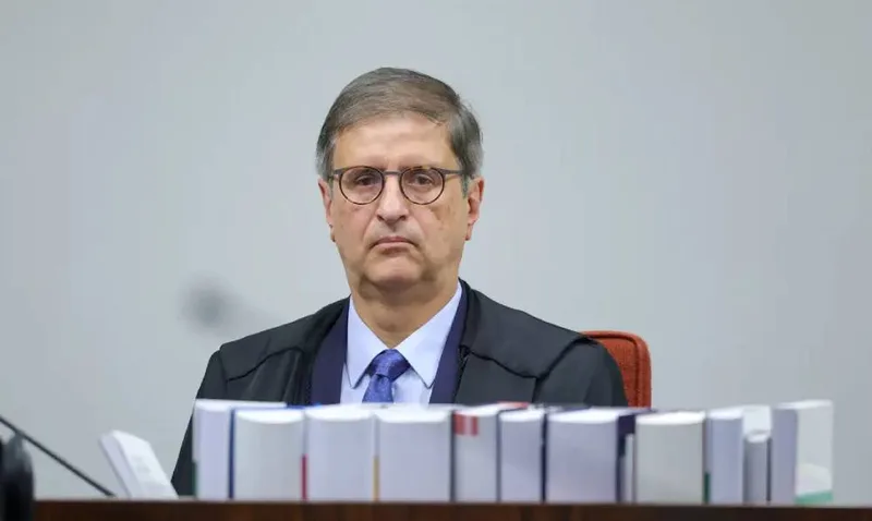 Relator pede arquivamento de representação contra Paulo Gonet
