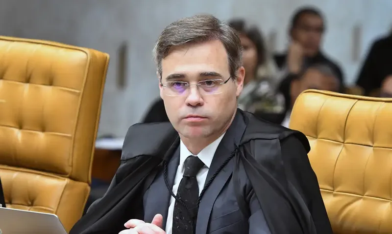 Mendonça derruba sigilo de inquéritos ligados ao Banco Master