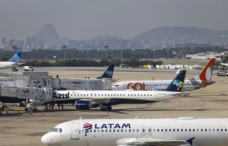 Rotas regionais encolhem enquanto aéreas negociam benefício na reforma tributária