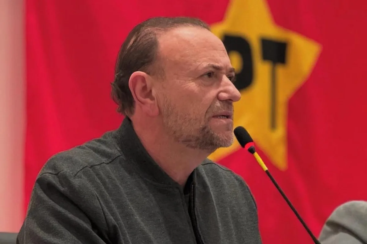 Edinho Silva questiona fechamento de embaixadas dos EUA e fala em interferência eleitoral
