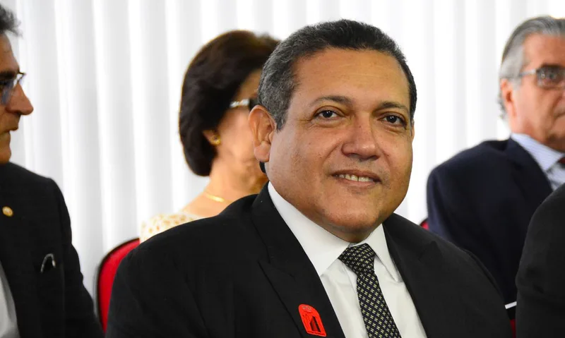 Mensagens de Vorcaro citam pagamento de R$ 500 mil a filho de ministro do STF