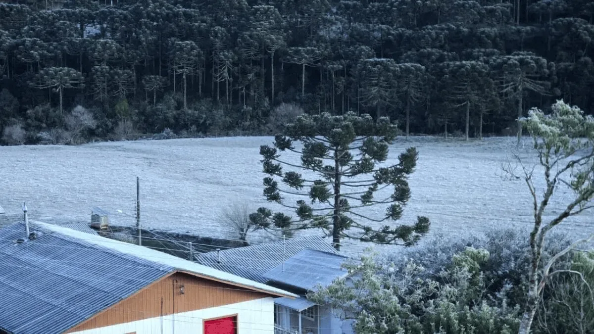 Frio avança em Santa Catarina nesta terça, com chance de temporais à tarde