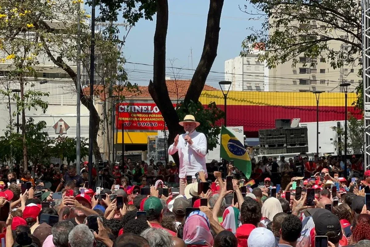 Lula diz que Trump deveria testar o Pix para avaliar a economia digital