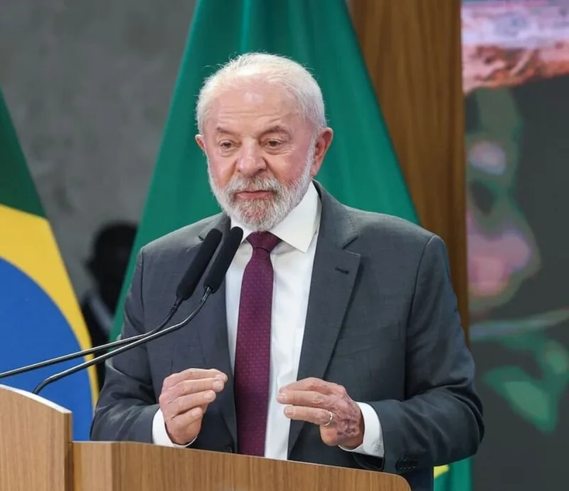 Flávio avança no voto espontâneo, mas Lula mantém liderança, diz Quaest