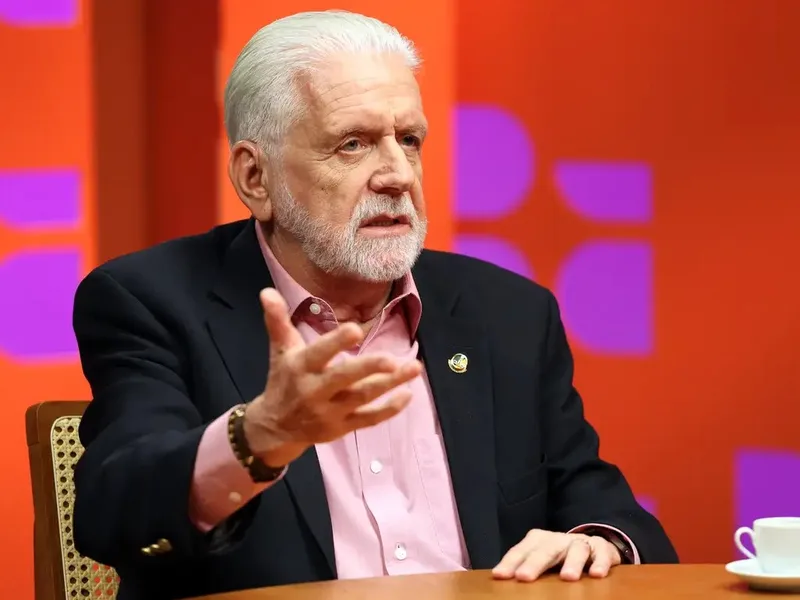 Wagner critica emendas e pede pausa no STF até o fim das eleições