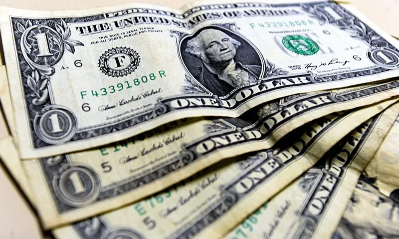 Petróleo impulsiona Ibovespa e limita reação do real antes do Fed e do Copom