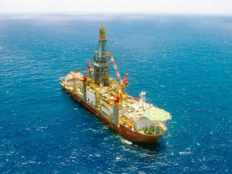 Petrobras batiza navio com tripulação feminina e investimento de R$ 450 milhões