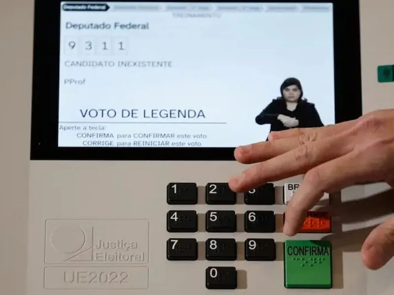 Urna eletrônica chega a 30 anos com novas funções e auditorias