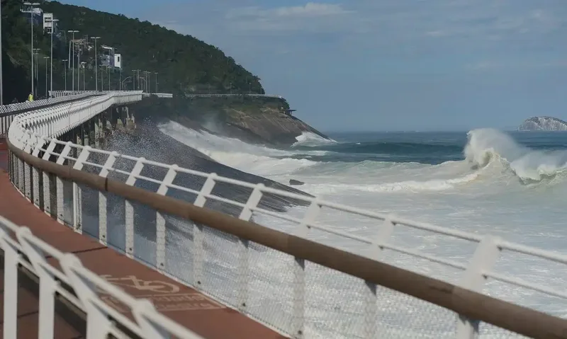 Rio terá chuva, vento de 51 km/h e ciclovia Tim Maia fechada