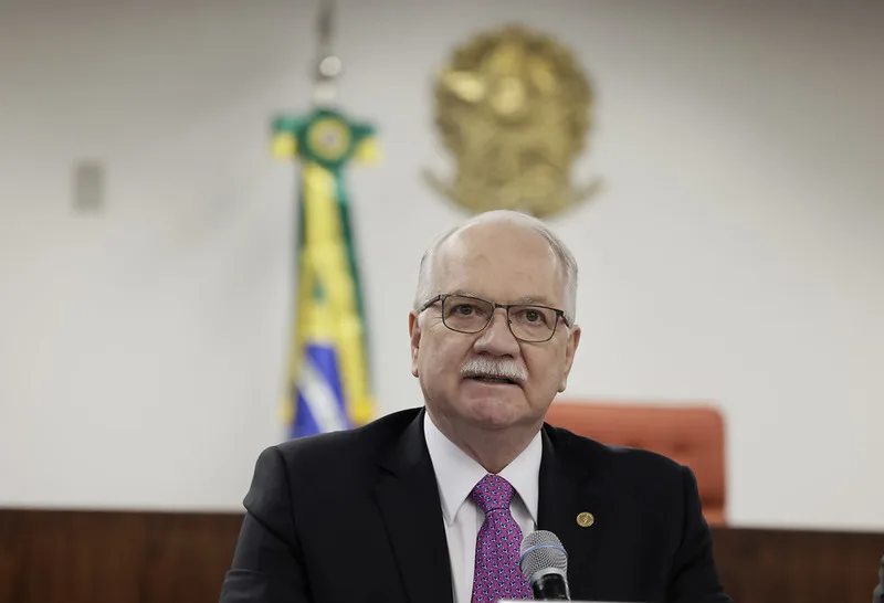 Fachin determina envio de peças do caso Master a ministros do STF em 24 horas