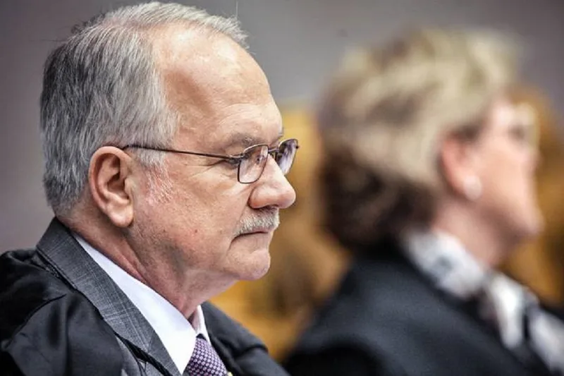 Fachin é pressionado por grupos do STF em disputa sobre diretor da PF