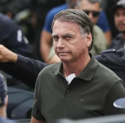 Bolsonaro pede a Nunes Marques suspensão de pena por trama golpista
