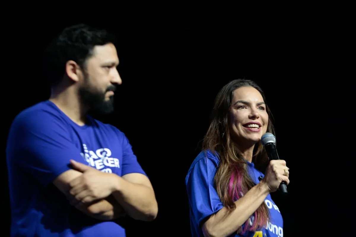 Paula Belmonte promete fortalecer serviço público em aulões para concurso da Sedes-DF