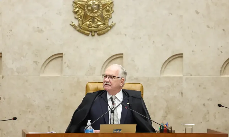 Fachin assume relatoria de caso sobre Moraes e Vorcaro no STF