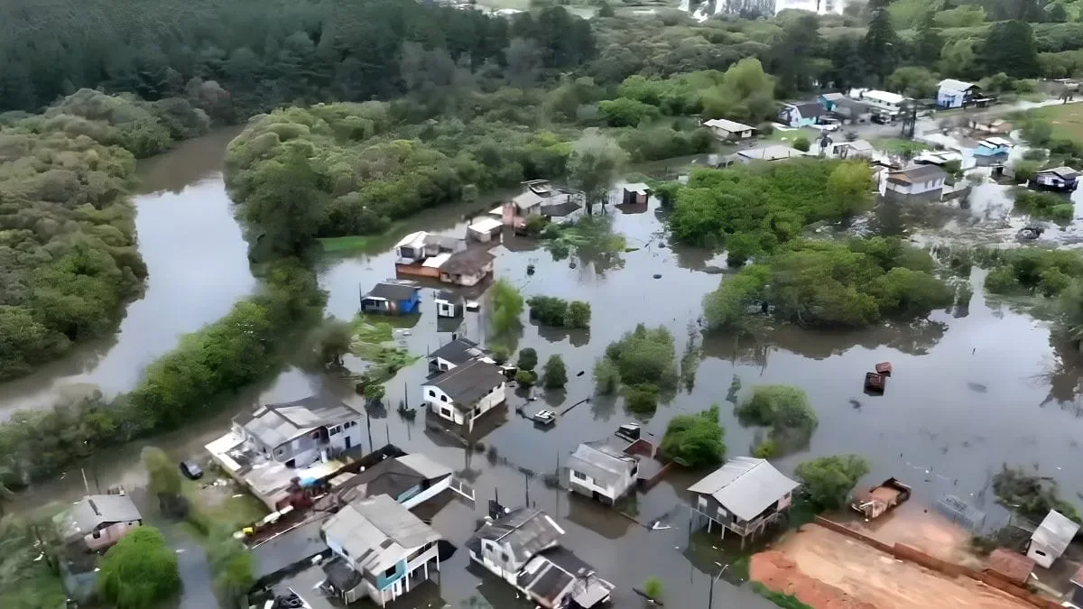 Chuvas elevam Rio Negro e deixam 117 desabrigados em Três Barras