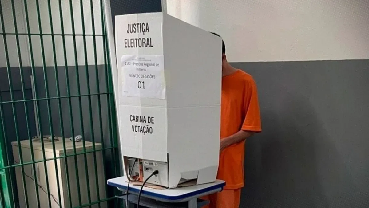 TSE mantém direito de voto para presos provisórios nas eleições de 2026
