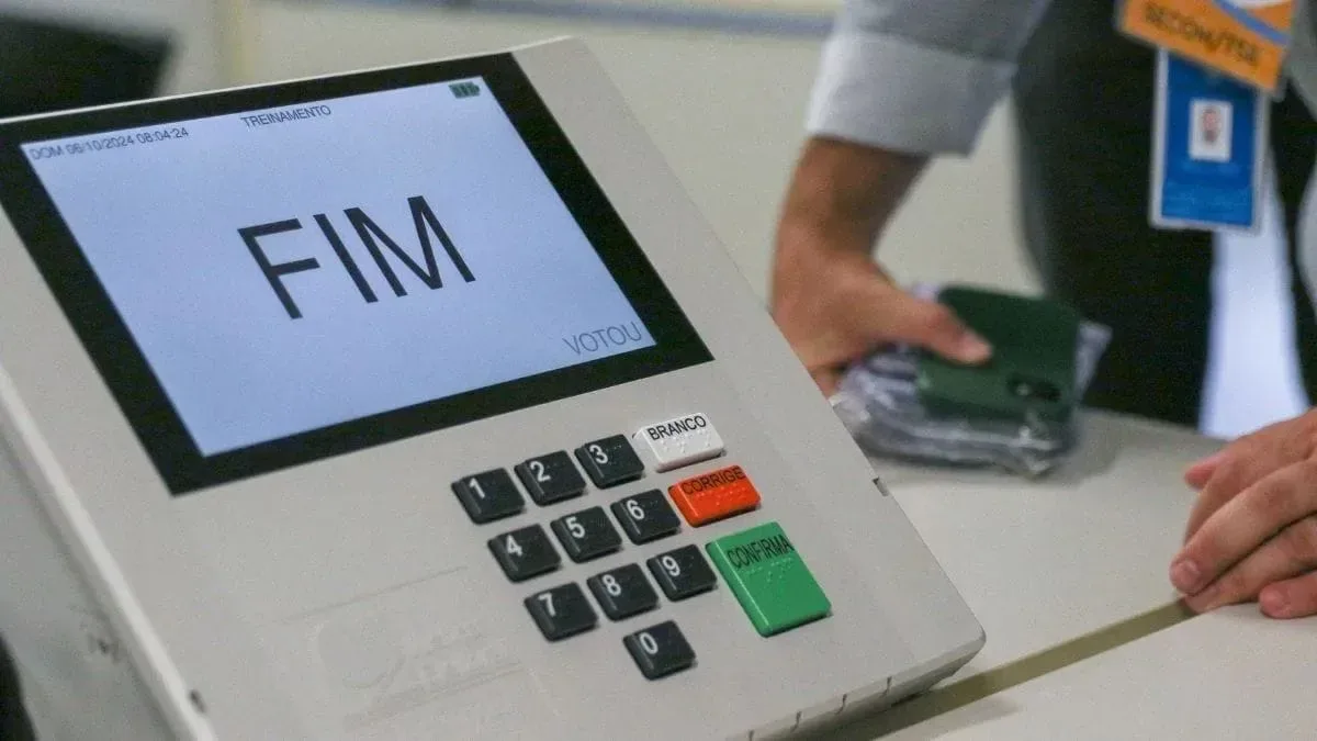 Eleitores independentes oscilam entre Lula, Augusto Cury e Flávio Bolsonaro