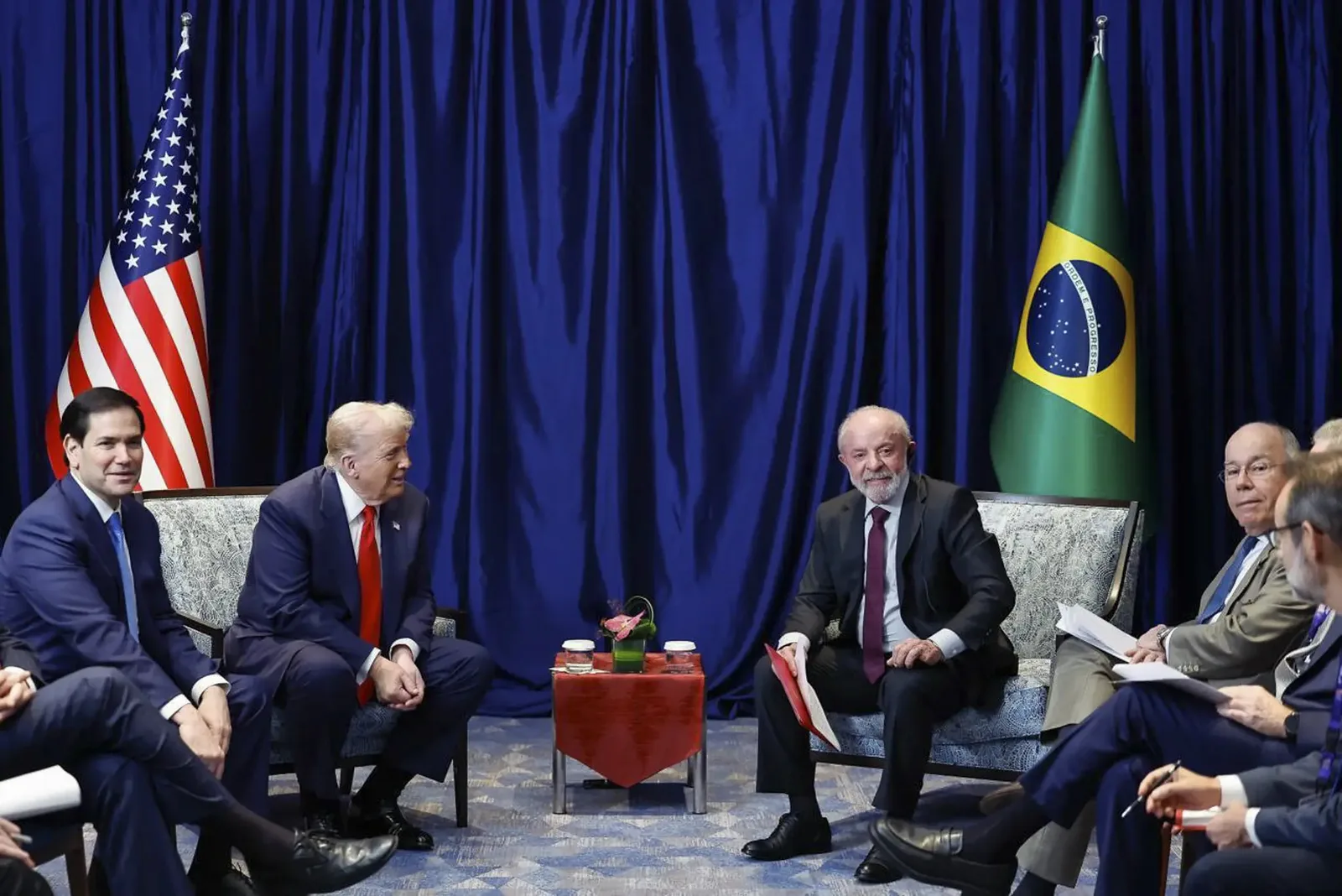 Lula diz que alertou Trump para não interferir nas eleições brasileiras