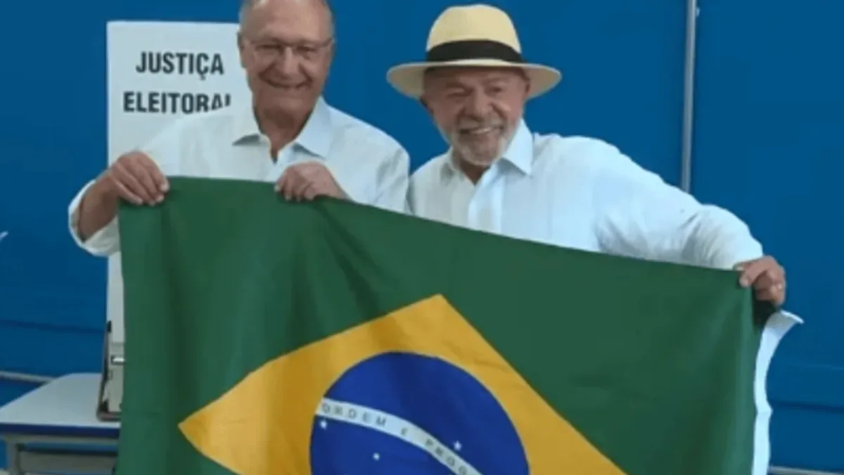 Lula vota em São Bernardo do Campo na disputa pela reeleição
