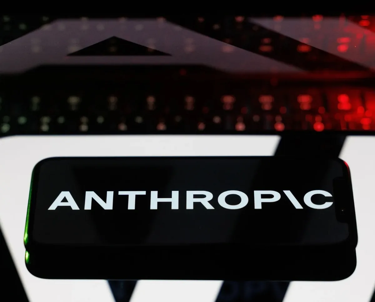 Anthropic relata uso de Claude em vigilância, armas e campanhas de influência