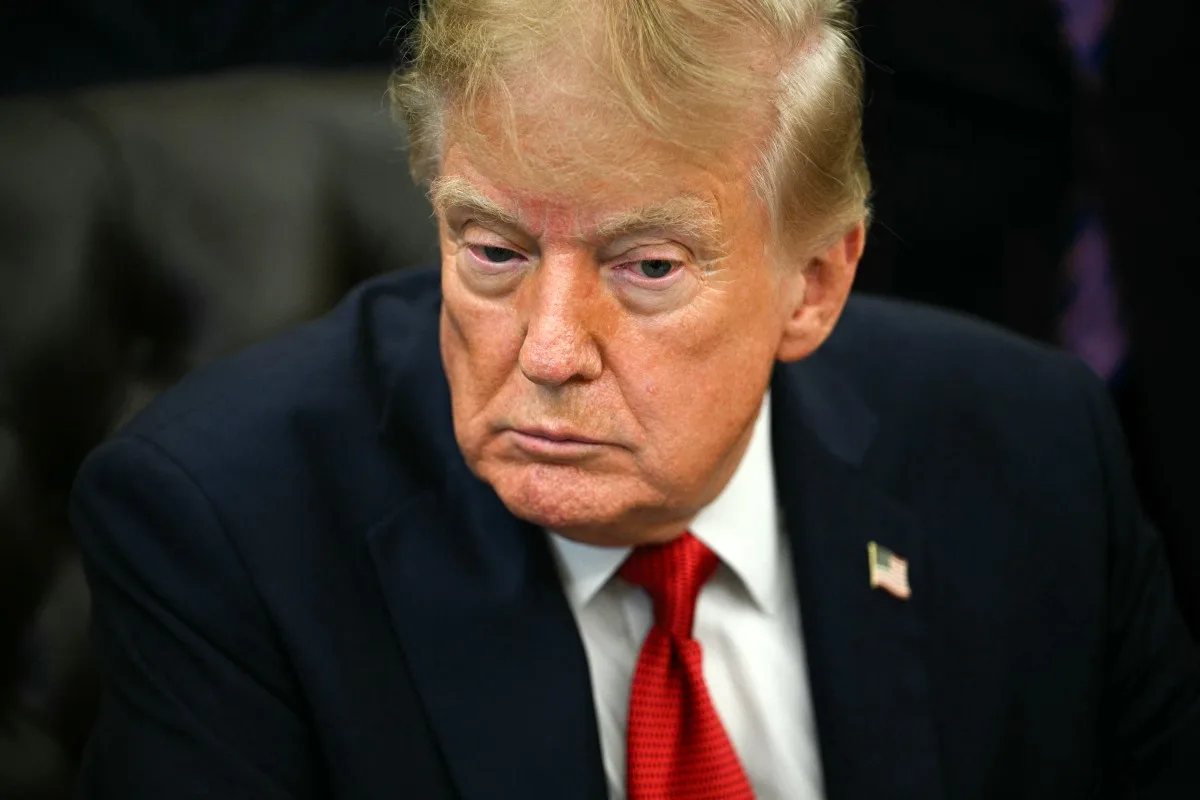 Governo Trump formaliza retorno de regras de 2020 para escolas