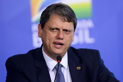 Haddad critica ausência de Tarcísio em debate e governador defende revisão do formato