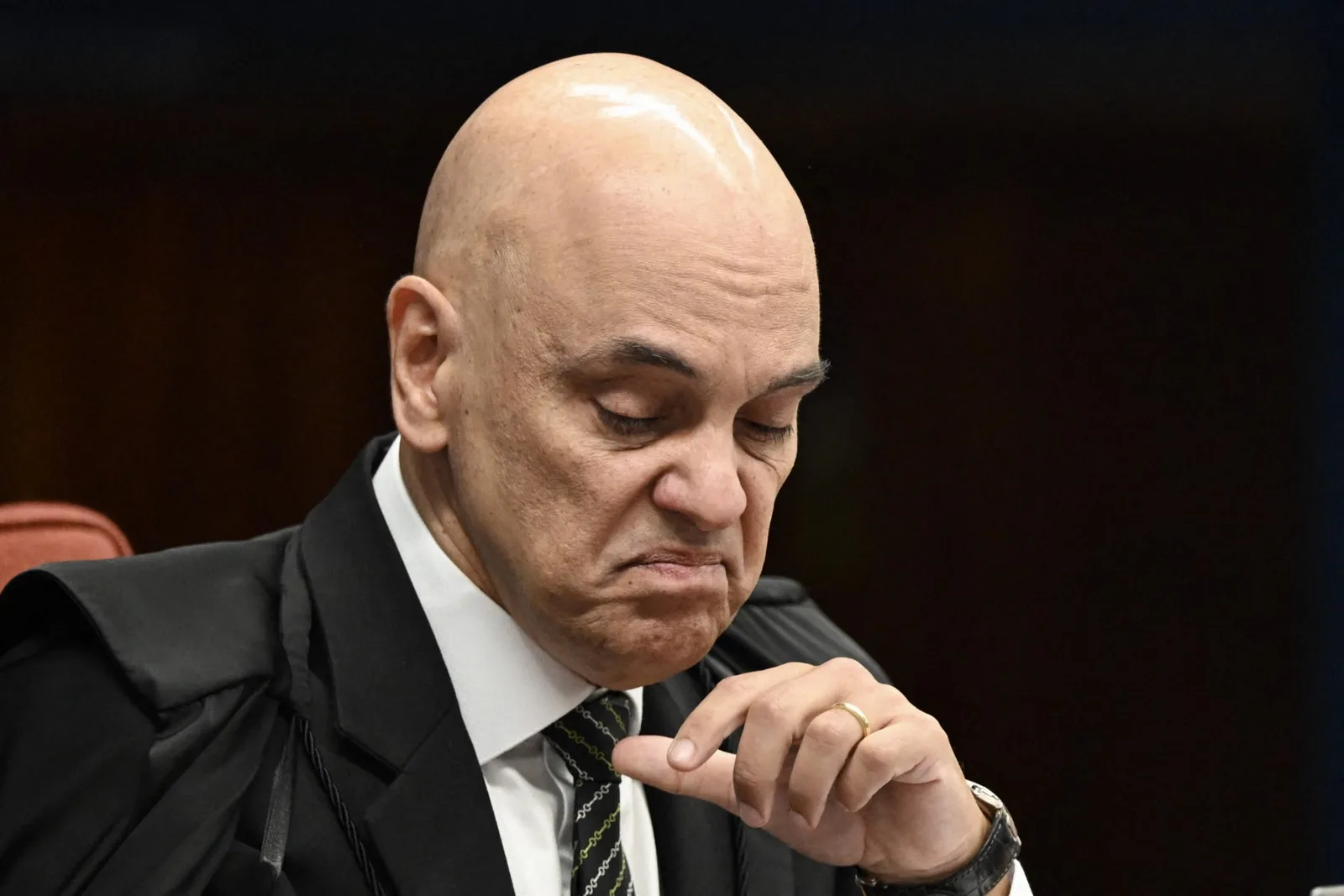 Ministros veem tentativa de envolver STF em disputa entre Moraes e Mendonça