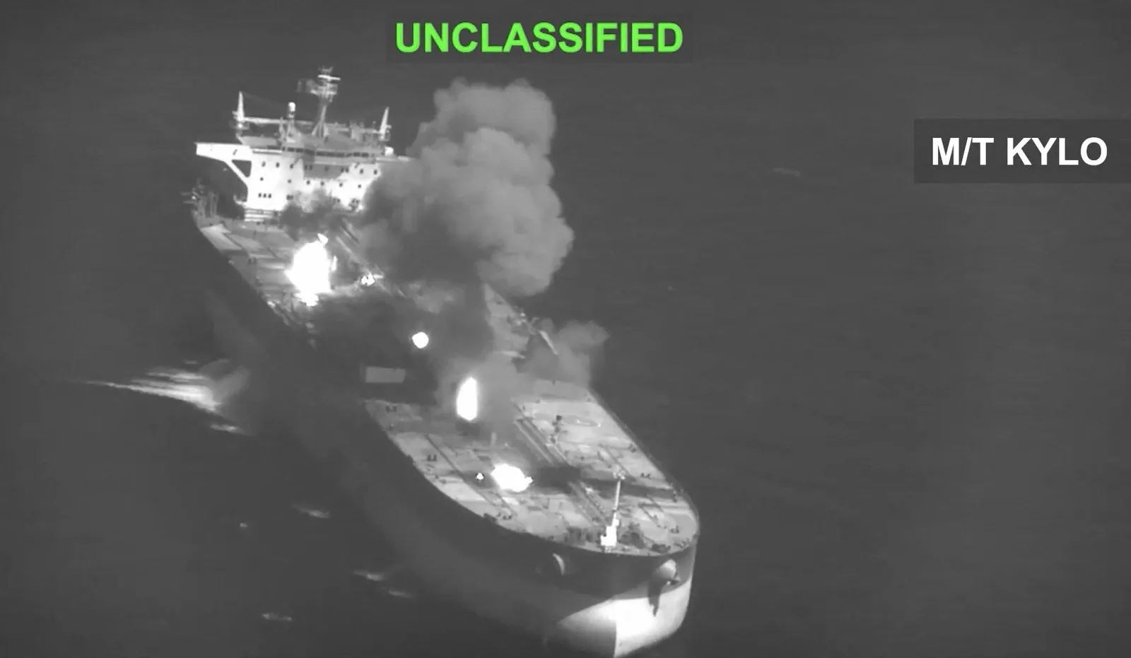 EUA afirmam ter destruído três navios-tanque iranianos após ataque com mísseis
