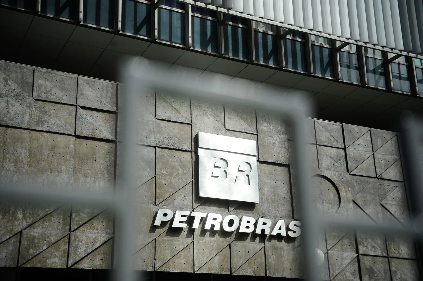 Petrobras terá desconto de R$ 1 no diesel por 30 dias
