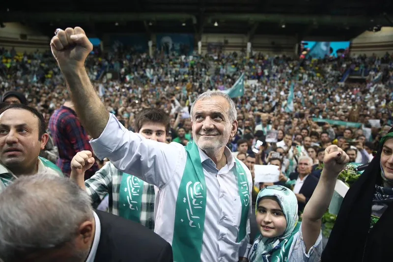 Pezeshkian diz que Irã foi forçado a entrar em conflito com EUA e Israel