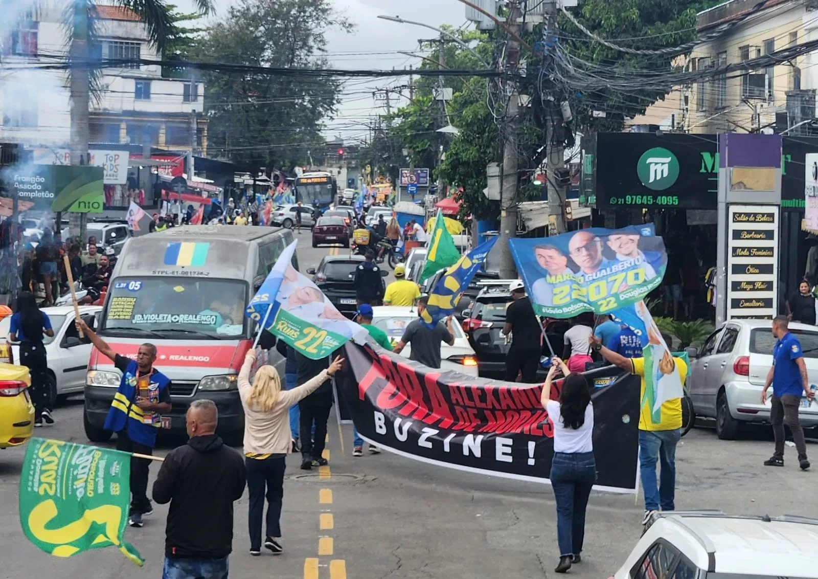 Carreata de Douglas Ruas no Rio exibe faixa contra Alexandre de Moraes