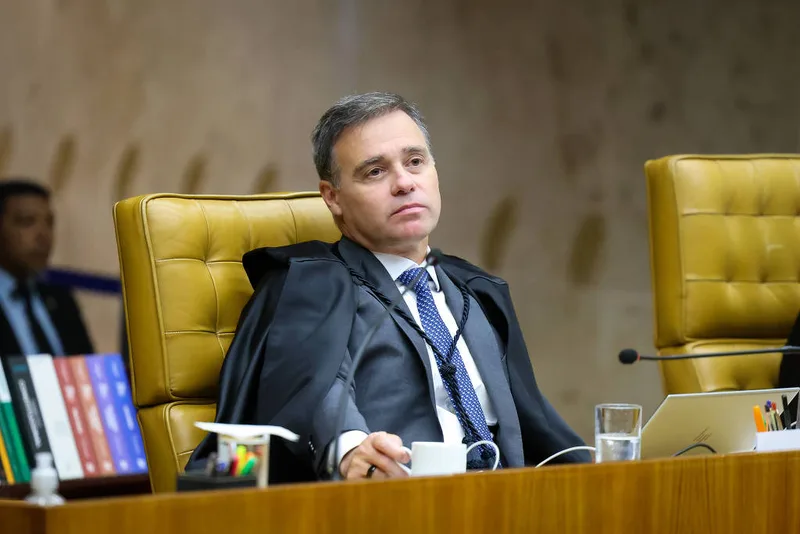 AGU prepara recurso ao STF contra afastamento do diretor da PF