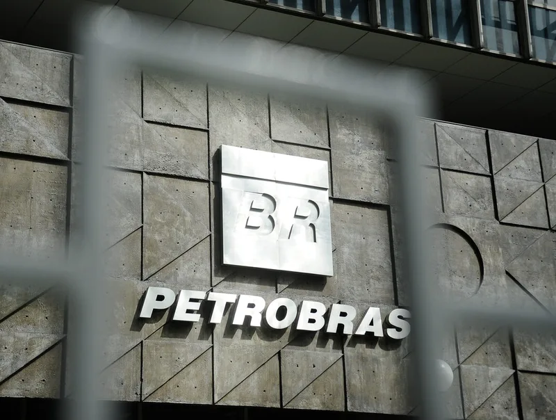 QAV chega a R$ 6,242 por litro nas refinarias da Petrobras em outubro