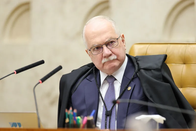 Decisão de Mendonça leva ministros do governo ao presidente do STF