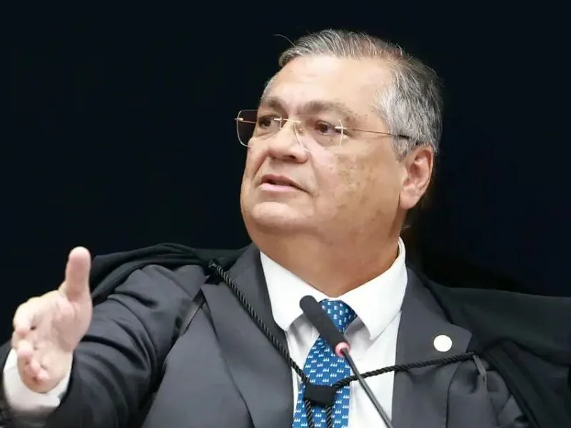 STF suspende análise de pedido de Gilmar Mendes após voto de Dino