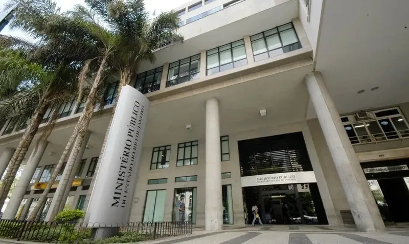 Um dos cinco acusados por morte de ciclista em Copacabana está foragido