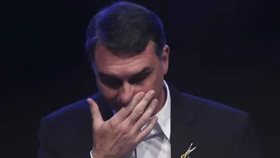Empresa de Flávio Bolsonaro divide endereço com firmas ligadas ao Careca do INSS