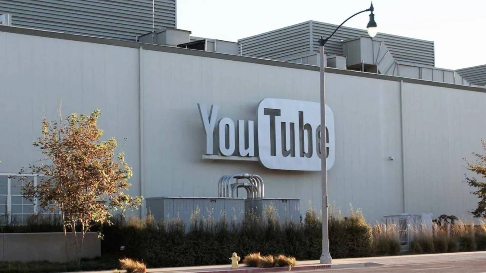 AGU dá 72 horas para YouTube agir contra vídeos falsos de saúde feitos com IA