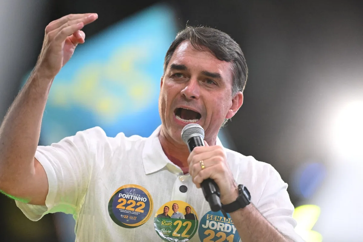 Flávio marca 47,2% contra 46,8% de Lula em simulação de 2º turno