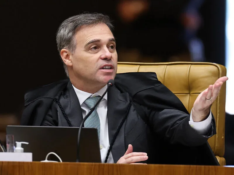 TSE designa André Mendonça para analisar questionamento sobre Bolsa Família