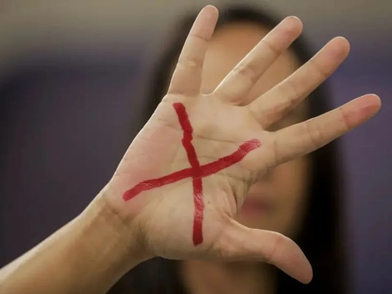 Debate sobre feminicídio cobra prevenção e integração da rede de proteção