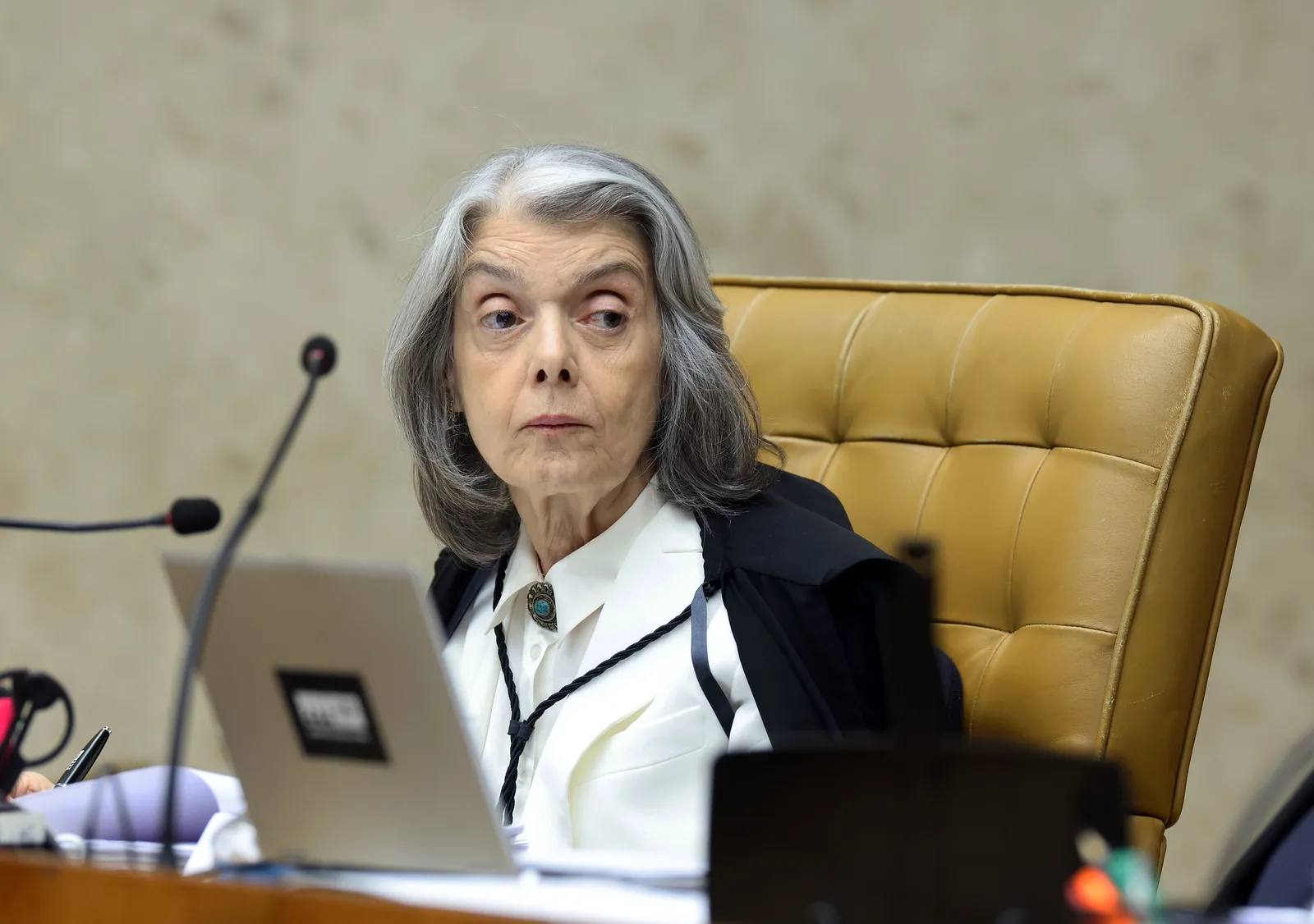 Voto de Cármen Lúcia mantém empate sobre rito de casos no STF
