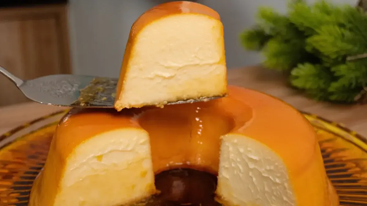 Pudim com leite condensado e iogurte fica pronto em 15 minutos